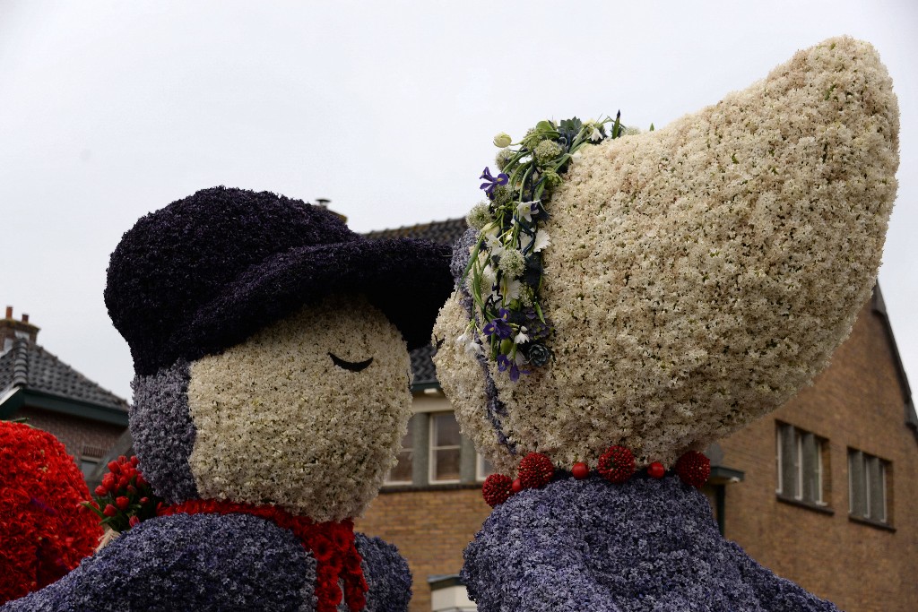 ../Images/Bloemencorso Noordwijkerhout 083.jpg